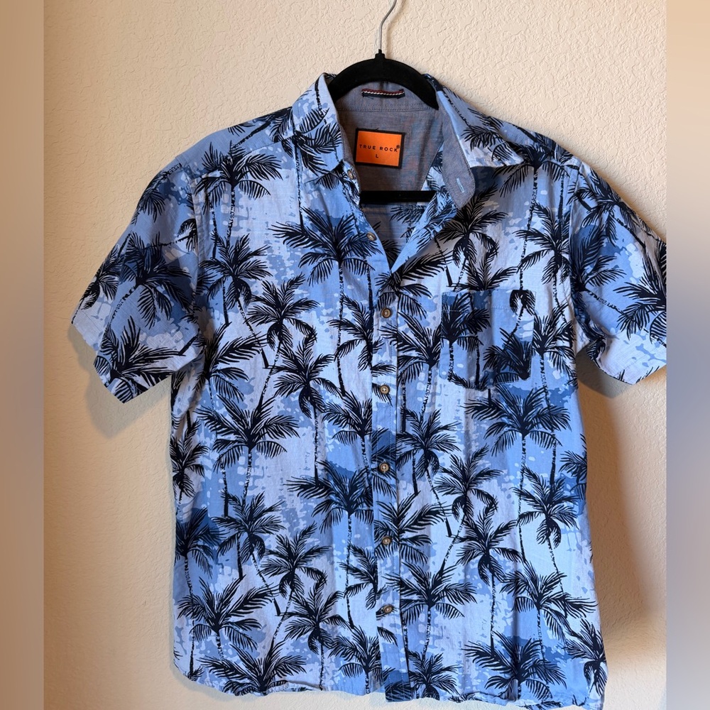 TRUE ROCK Size Large Hawaiian Shirt - Short Sleeve Blue Palm-Print Button-Down